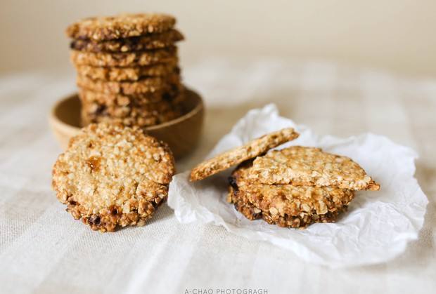 The practice of savory oatmeal cookies 